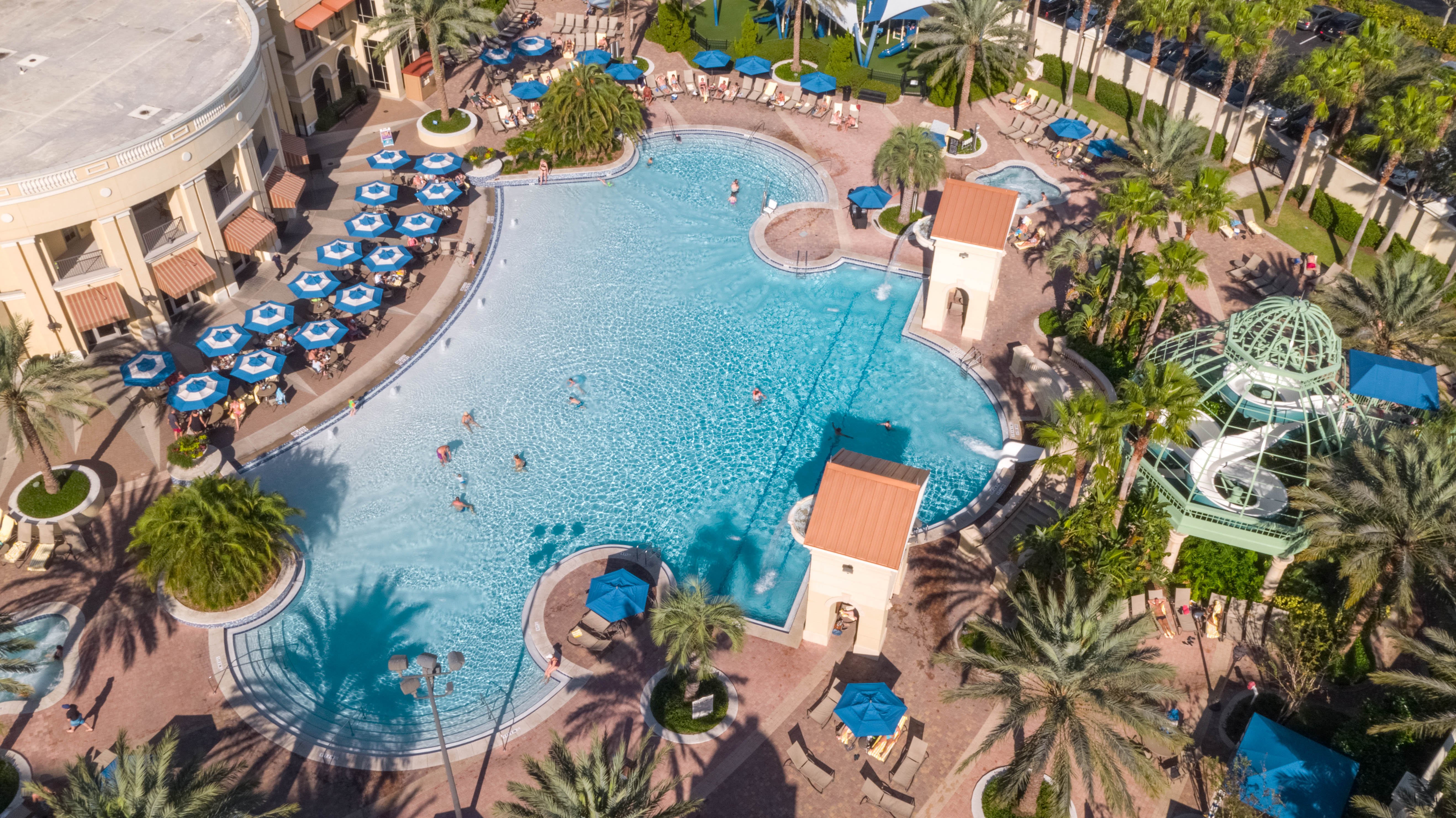 Image of the pool at Parc Soleil linking to the Q&A page