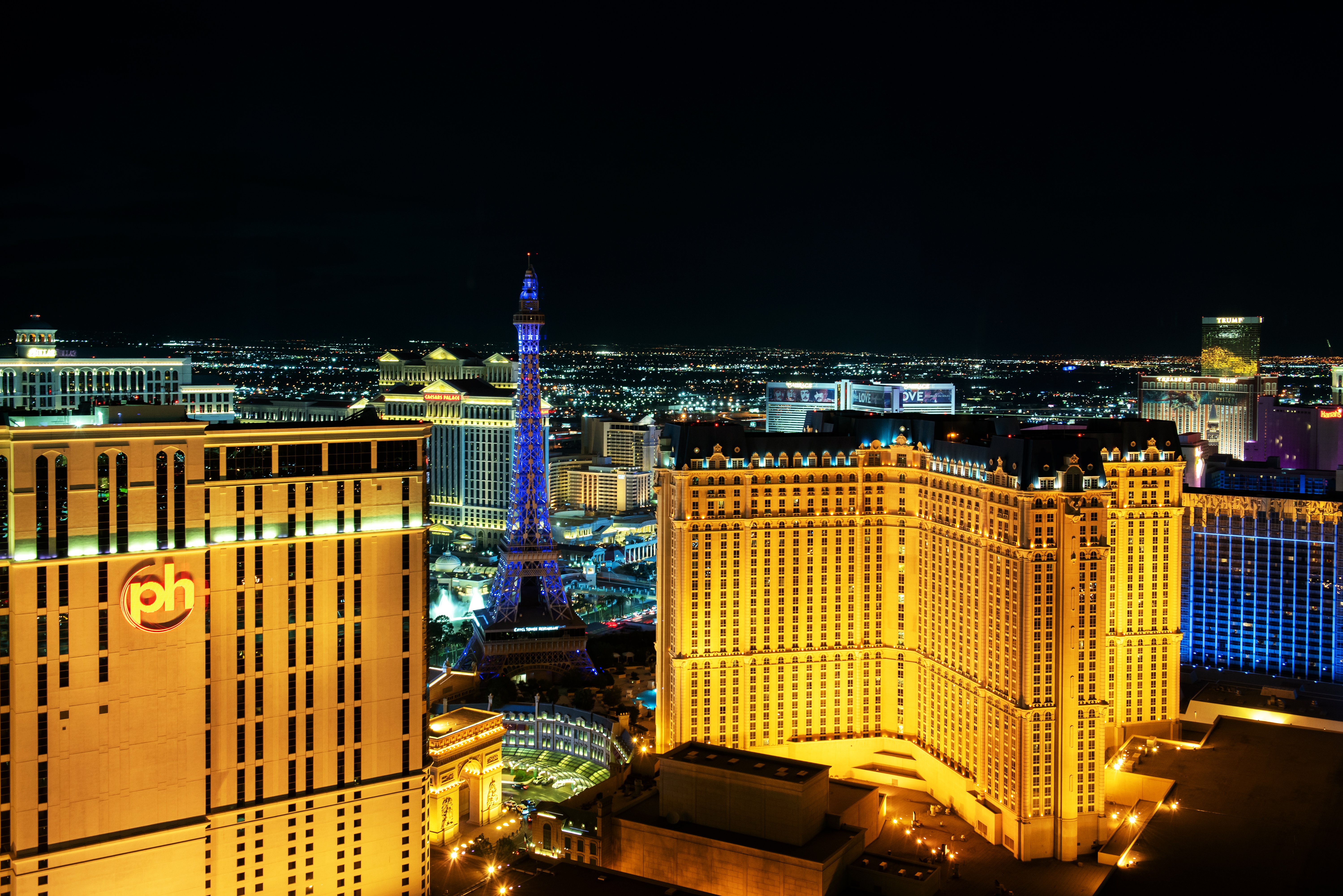 Image of Las Vegas at night linking to The View From Here page